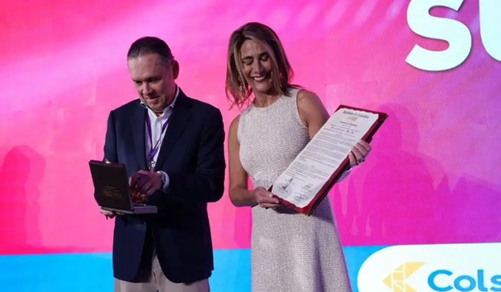 El CX Summit 2026 inició en Cartagena con reconocimiento del Senado a la industria BPO este reconocimiento coincide con la conmemoración de los 25 años de BPrO