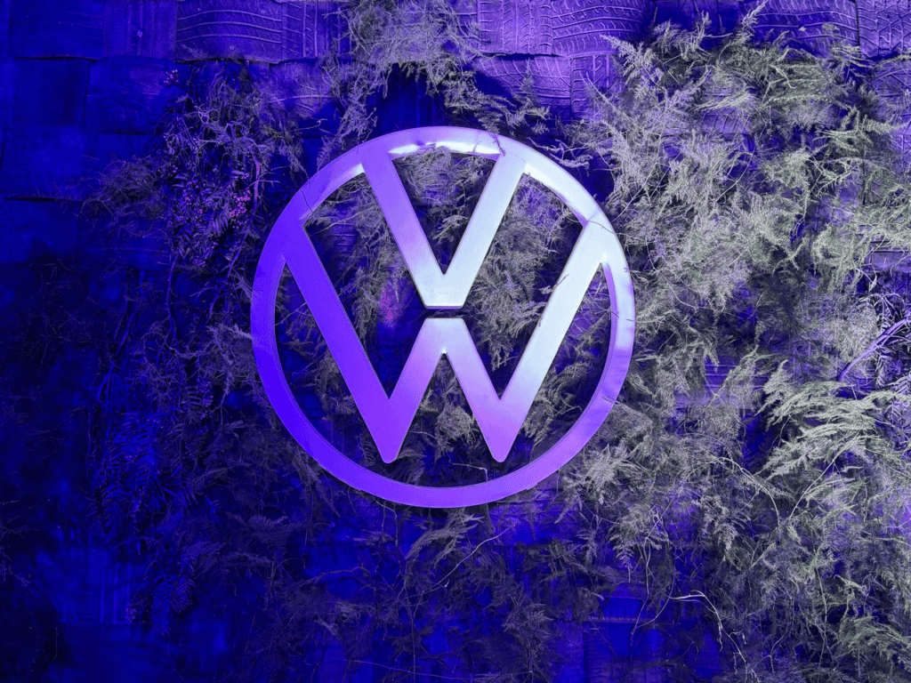 Volkswagen lanza en Colombia su primer SUV híbrido: el Tiguan MHEV Volkswagen lleva más de cinco décadas en el mercado colombiano. Foto: Nataly Vargas, Valora Analitik.