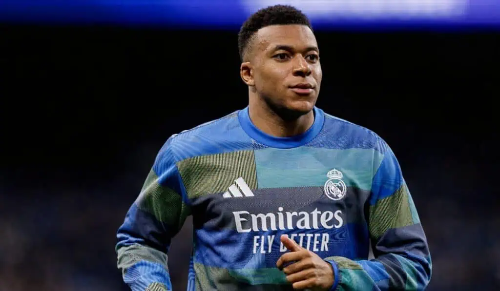 Mbappé critica el meme de “dictador” que nació tras su millonaria renovación con el PSG Hinchas del Real Madrid piden vender a Mbappé en Internet: Ya hay millones de firmas