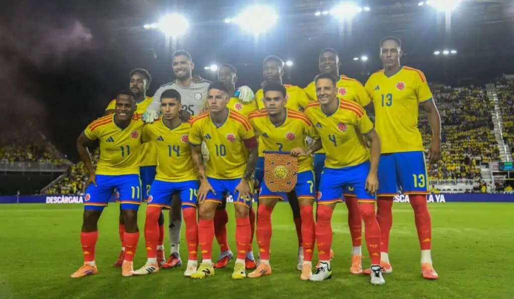 Con James Rodríguez a la cabeza y varias sorpresas, Lorenzo presentó prelista de convocados al Mundial Aprueban millonarios beneficios para que la Selección Colombia vuelva a jugar en Bogotá