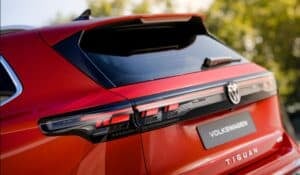 Home - Valora Analitik El Tiguan MHEV R-Line llega a Colombia en nueve colores, incluidos Verde Pino y Azul Eclipse. Foto: cortesía Volkswagen.