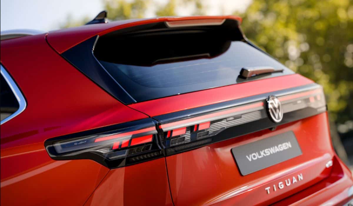 Home - Valora Analitik El Tiguan MHEV R-Line llega a Colombia en nueve colores, incluidos Verde Pino y Azul Eclipse. Foto: cortesía Volkswagen.