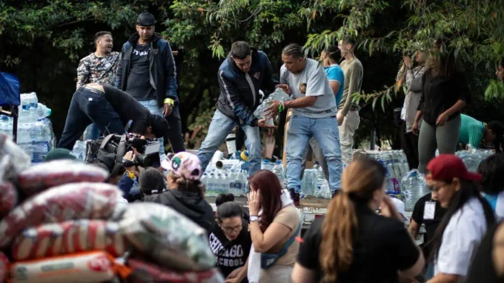 CAF crea un fondo para dirigir recursos a la reconstrucción de Venezuela Ayuda humanitaria. Imagen: CAF