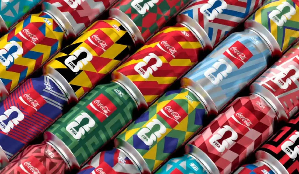 Coca-Cola lanza latas mundialistas inspiradas en ocho selecciones de fútbol Coca-Cola presenta Country Colors