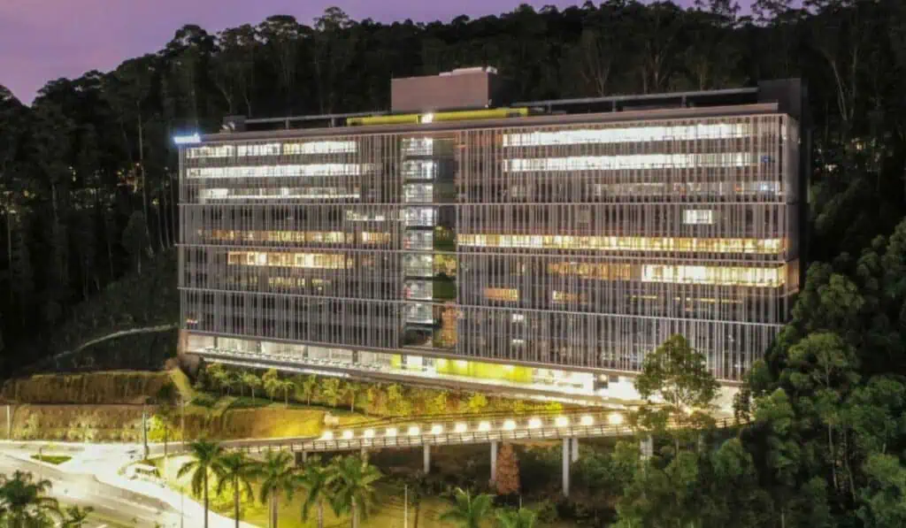 Pei alista compra de poderoso fondo que es dueño de Connecta en Bogotá y Cortezza en Medellín: negocio sería por $2,8 billones Cortezza, en Medellín, hace parte de los activos de Terranum. Foto: Terranum.