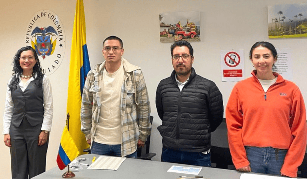 Comenzó la votación de la segunda vuelta presidencial para los colombianos en el exterior La jornada electoral en el exterior inició en Auckland (Nueva Zelanda).