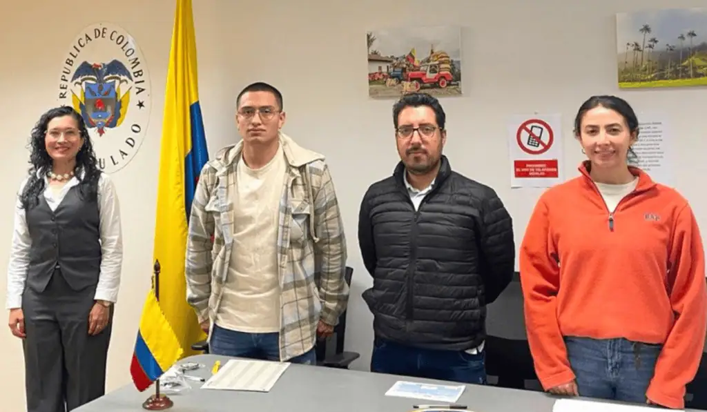 Comenzó la votación de la segunda vuelta presidencial para los colombianos en el exterior La jornada electoral en el exterior inició en Auckland (Nueva Zelanda).