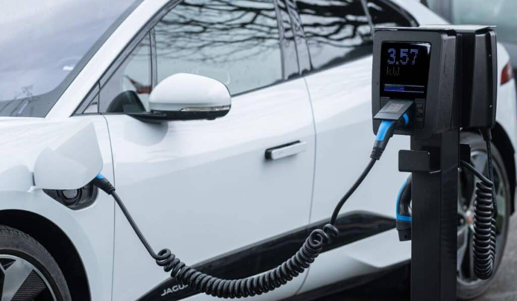 Dueños de carros eléctricos deberán revisar esto antes de asegurar su vehículo Dueños de carros eléctricos deberán revisar esto antes de asegurar su vehículo