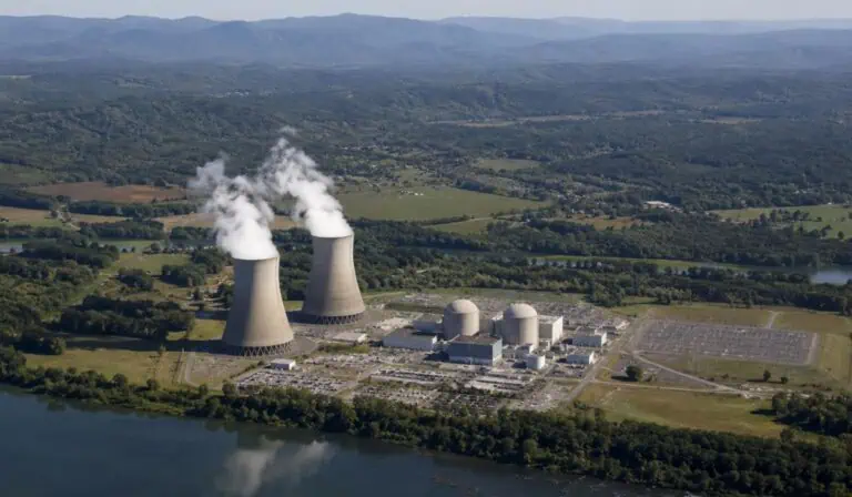 Energía nuclear. Imagen: Generada con AI