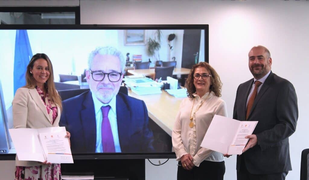 Empresas tendrían nueva fuente de financiación; podrán aprovechar marcas y patentes para acceder a créditos Firma de acuerdo para explorar financiación empresarial con propiedad intelectual