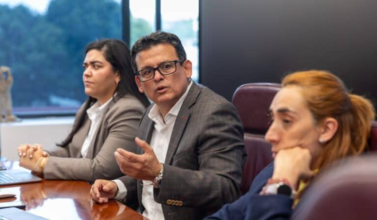 Greenwood Energy reactivó los proyectos de energía eólica Alpha y Beta en La Guajira Marcos Páez, director de operaciones de Greenwood Energy. Imagen: Ministerio de Minas y Energía