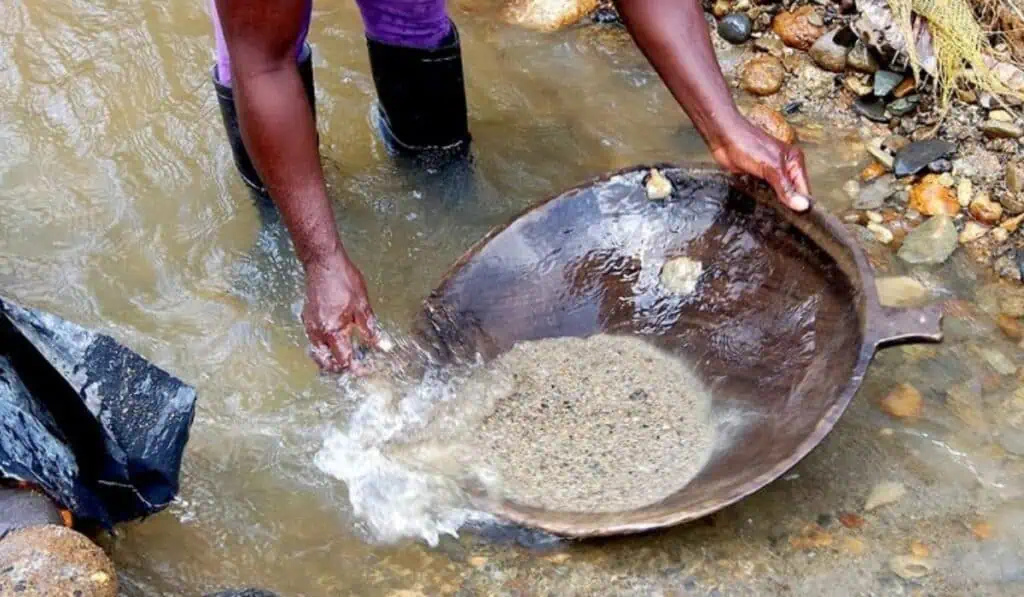 Encuentran en Colombia uno de los metales más caros del mundo: Es clave en la industria No toda la minería artesanal es legal: estas son las condiciones que exige Colombia