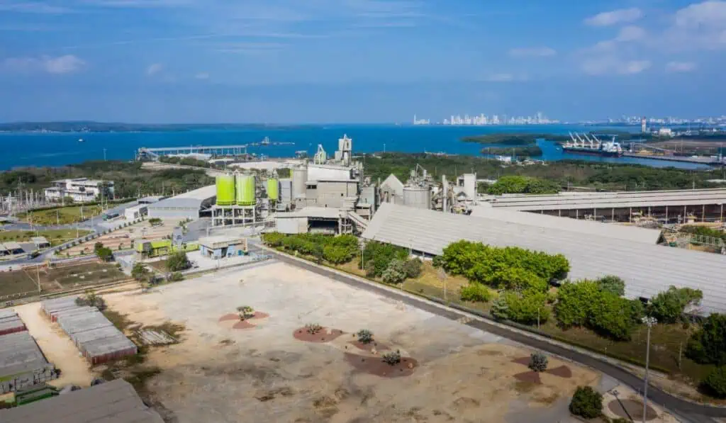 Cementos Argos incorpora inteligencia artificial para optimizar sus operaciones Planta Cartagena de Cementos Argos