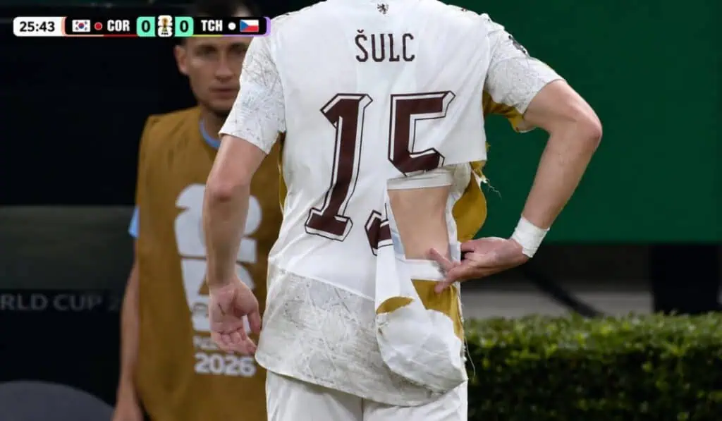 Mundial 2026: La polémica por las camisetas Puma de hasta US$160 que terminan rotas en los partidos Las camisetas de jugador de Puma están fabricadas con Ultraweave Thermoadapt