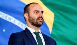 Home - Valora Analitik Tribunal de Brasil condena a cuatro años al hijo de Jair Bolsonaro por coacción