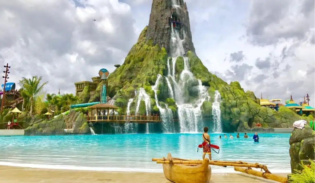 Kissimmee renueva su oferta turística para el verano de 2026 y refuerza su conexión con el mercado colombiano Universal Volcano Bay. Foto: Cortesía Experience Kissimmee.