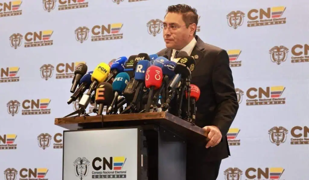 Relevante | Registraduría dice que el escrutinio de los jueces coincide con el preconteo que dejó como ganador a Abelardo de la Espriella presidente del Consejo Nacional Electoral (CNE), Cristian Quiroz, explica escrutinio electoral