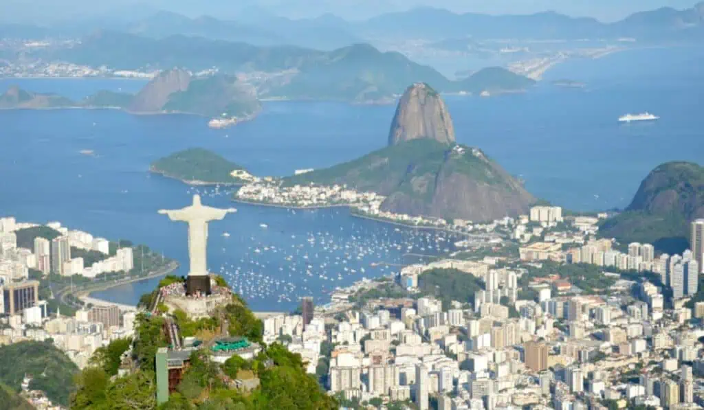 Viajar a Río de Janeiro desde Colombia: tiquetes, precios y qué visitar Vista aérea de Río de Janeiro. Foto: Visit Río.