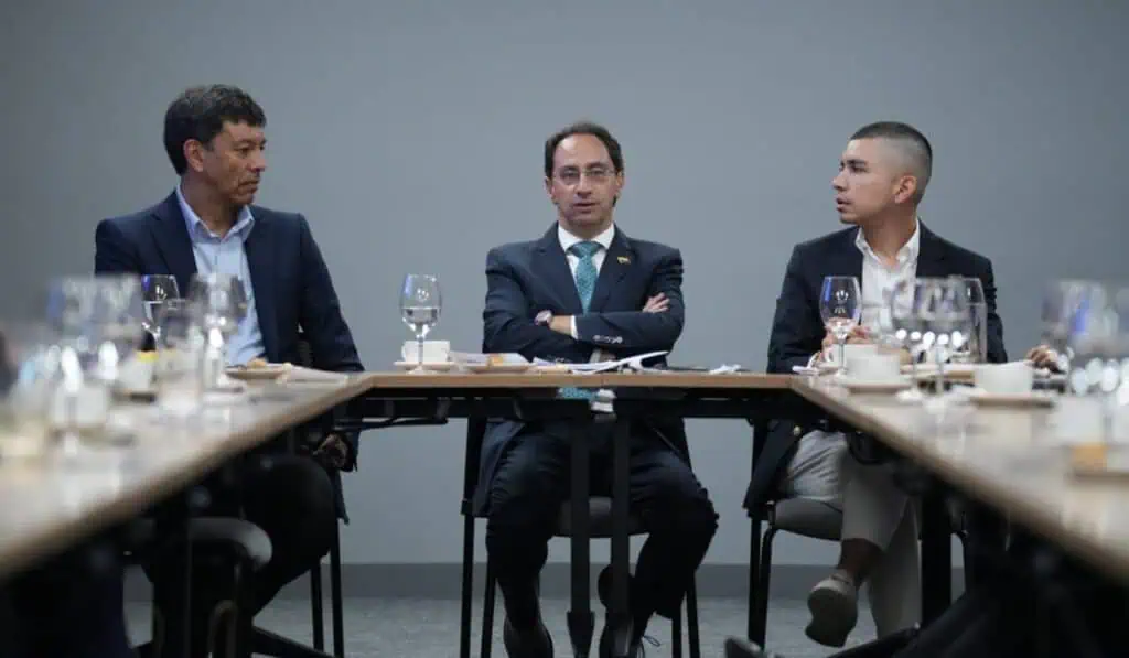 Exclusiva | Usura, “borrón y cuenta nueva” y fraude, en la agenda de los banqueros con el Gobierno De la Espriella Así fue la reunión del Gobierno De la Espriella con Asobancaria