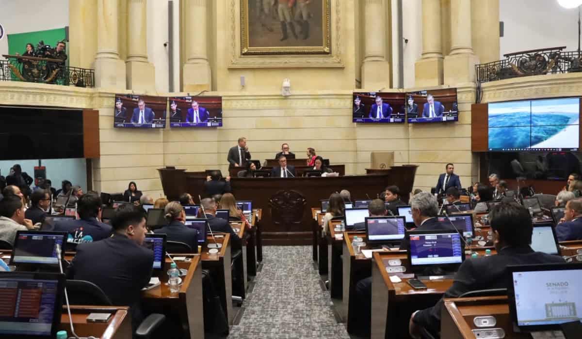 Cámara tendrá la última palabra sobre polémica posesión de De la Espriella en guarnición militar: así están las cuentas