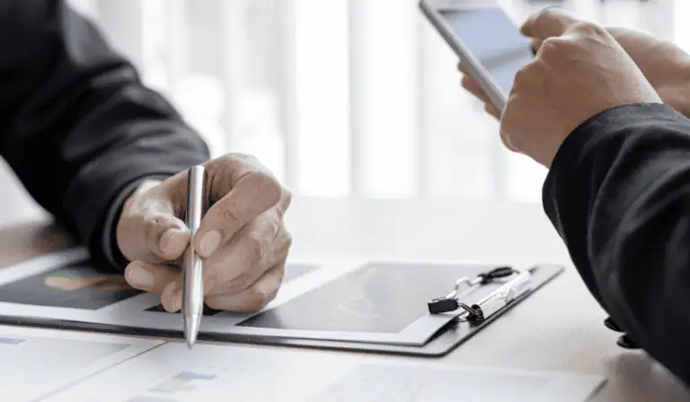 Solo 2 de cada 10 empresas en Colombia factura más de $100 millones al año: así está el panorama La normativa incorpora nuevas herramientas destinadas a que este tipo de empresas puedan responder a escenarios de deterioro. Foto: Canva