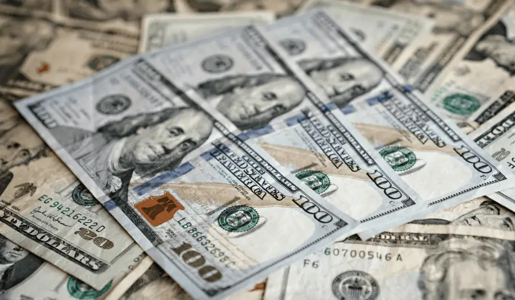 Dólar en Colombia abre a la baja en $3.136 tras la moderación de la inflación y nueva tensión petrolera Dólar en Colombia