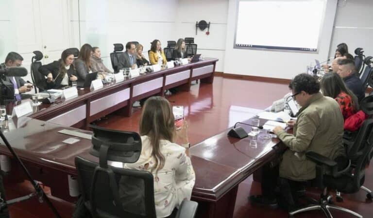 Las 7 alertas que el Gobierno De la Espriella ya detectó sobre las cuentas y proyectos de Petro Empalme de gobiernos Petro y De la Espriella