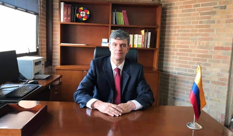 Presidente electo De la Espriella nombró al escritor y filósofo Enrique Serrano como su asesor presidencial Enrique Serrano López, nuevo asesor presidencial. Imagen: Archivo General de la Nación