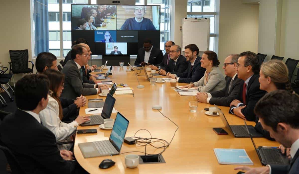 Home - Valora Analitik Equipo de De la Espriella aterriza en Estados Unidos con una agenda centrada en comercio, inversión y economía