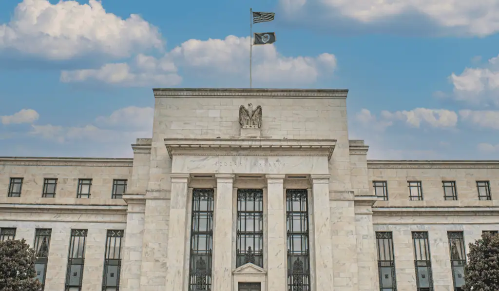 Atención| La FED aumentó sus tasas de interés por primera vez desde 2023 FED