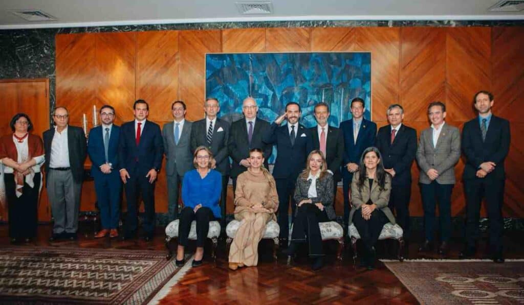 Así fue la reunión del Gobierno De la Espriella y el Banco de la República: hubo acuerdo clave para próximos 4 años Reunión gobierno De la Espriella y codirectores BanRep