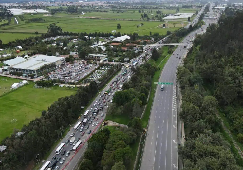 Tres peajes clave para entrar y salir de Bogotá subieron de precio: así quedaron las nuevas tarifas Tres peajes clave para entrar y salir de Bogotá subieron de precio: así quedaron las nuevas tarifas