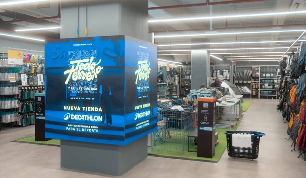 Decathlon abre una nueva tienda en Medellín y completa 21 puntos de venta en Colombia Con esta inauguración, Decathlon alcanza 21 tiendas en el país y cinco en Medellín.