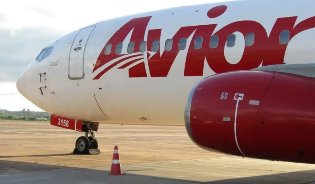 Avior Airlines fortalece su conectividad entre Colombia y Venezuela con más opciones de vuelo desde Barcelona Recientemente la aerolínea movilizó ayudas desde Colombia hacia Venezuela, así como a un grupo de rescatistas y algunos pasajeros que esperaban en la capital de Antioquia para regresar a Caracas, luego de los terremotos. Foto: Avior Airlines.