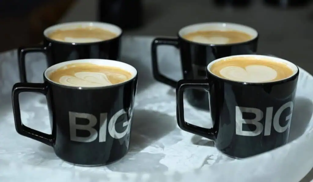Jimmy Butler cobraba por una taza en la NBA lo que valía una libra de café colombiano Bigface, la empresa de café de Jimmy Butler