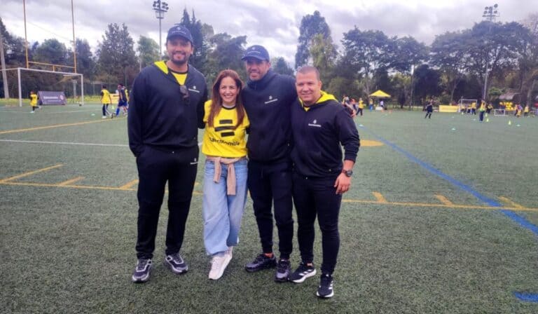 El proyecto de Bancolombia con el que Fabián Vargas y Abel Aguilar transforman vidas a través del fútbol