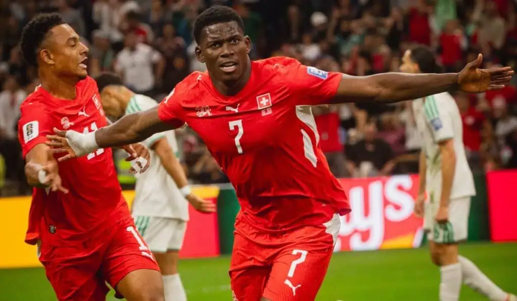 Colombia llegará al partido de octavos de final contra Suiza con casi el doble de kilómetros recorridos en el Mundial Suiza habrá acumulado alrededor de 5.000 kilómetros desde el inicio del torneo