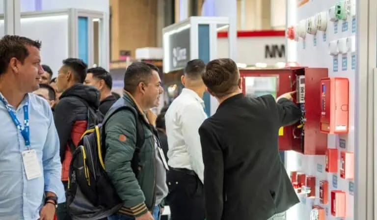 La Feria Internacional de Seguridad ESS+ es la plataforma de negocios y exhibición tecnológica más importante de la región Andina, Centroamérica y el Caribe para los sectores de seguridad electrónica, ciberseguridad, seguridad industrial y protección contra incendios.