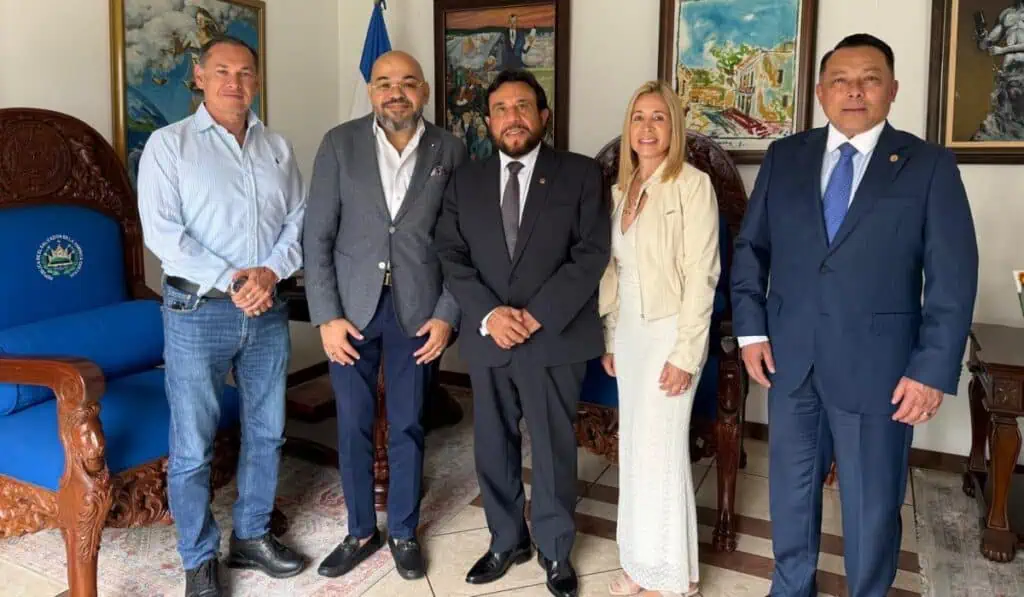 El empresario colombiano que compró un equipo de fútbol en El Salvador: así es el millonario proyecto El empresario colombiano que compró un equipo de fútbol en El Salvador