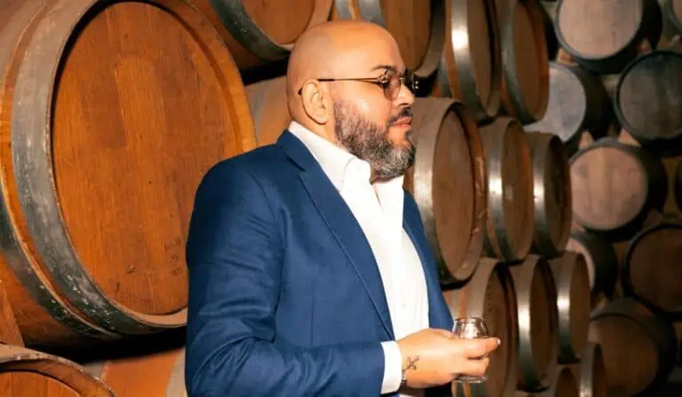 El empresario colombiano que compró un equipo de fútbol en El Salvador