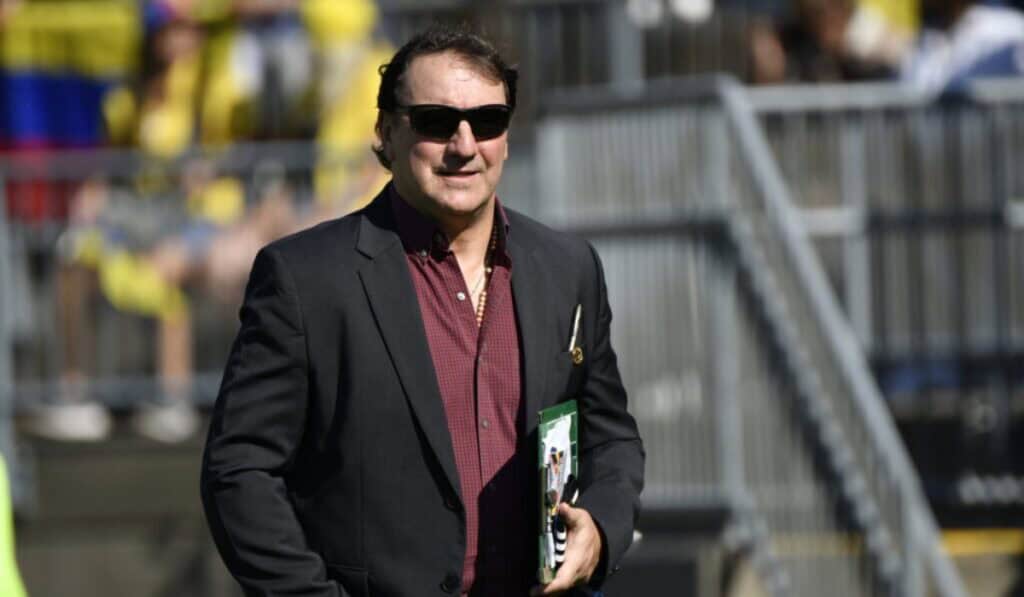 Néstor Lorenzo seguirá como entrenador de la Selección Colombia: la FCF confirmó la renovación de su contrato Néstor Lorenzo seguirá como entrenador de la Selección Colombia