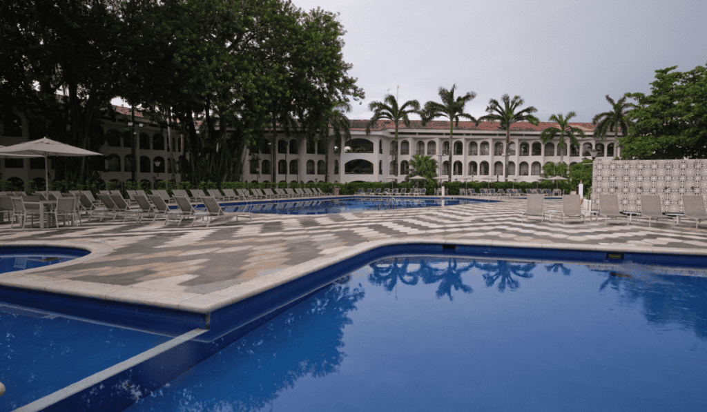Hotel Colonial de Colsubsidio en Colombia reconocido en los premios TripAdvisor 2026 Hotel Peñalisa