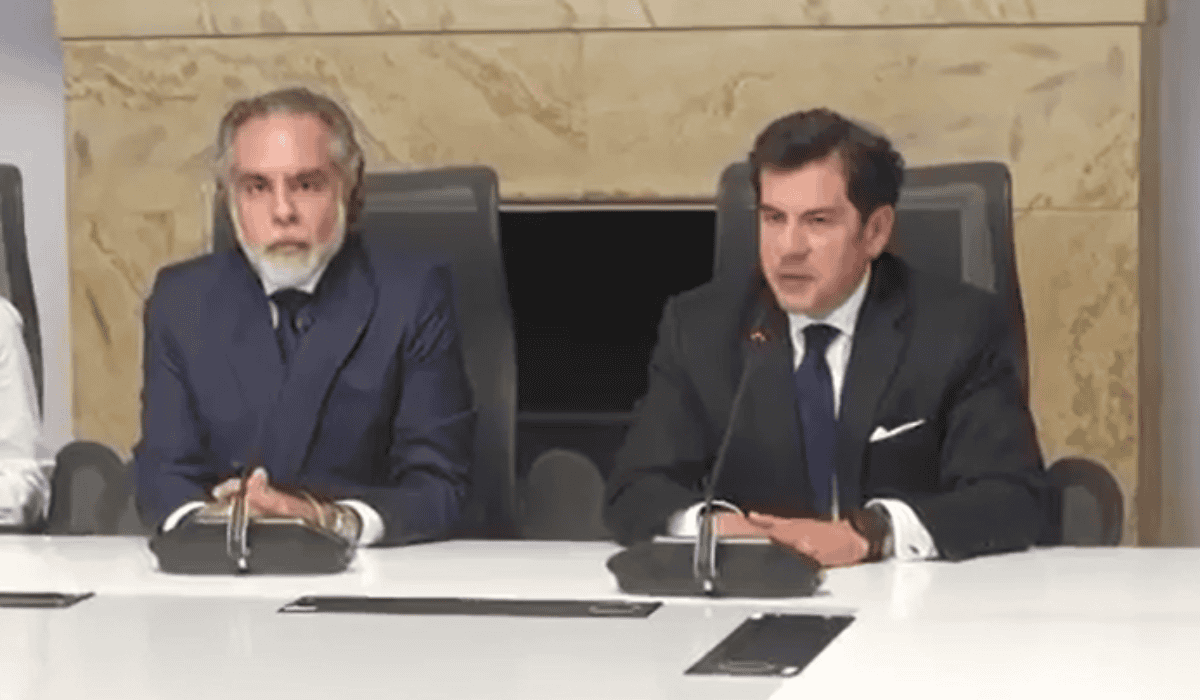 Armando Benedetti y Rodrigo Lara dan inicio al empalme en el Ministerio del Interior