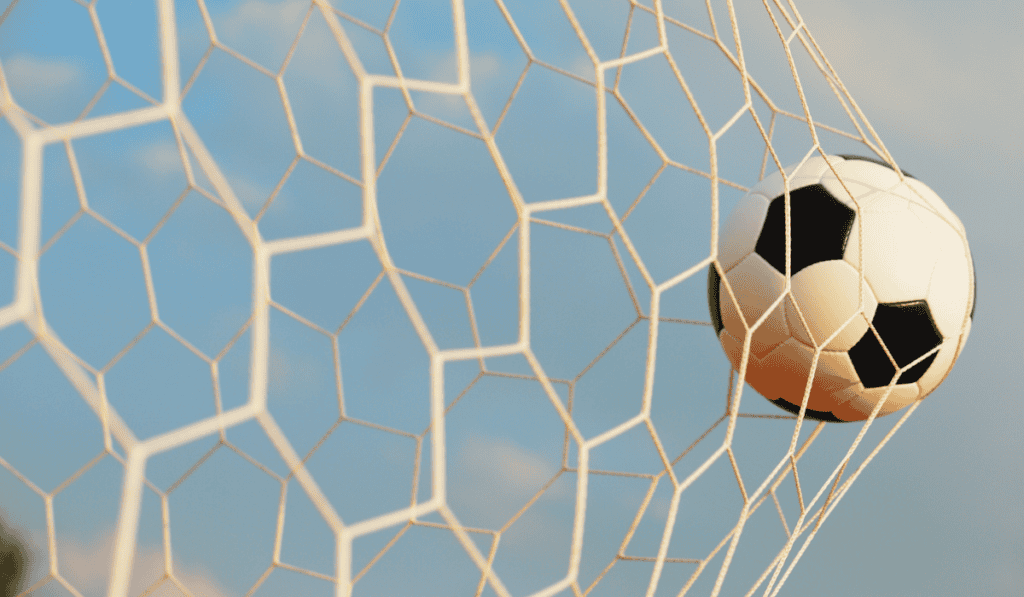 Con el fútbol como motor de cambio para los niños, Protección lanza campaña de actualización de datos con impacto social Protección impulsa espacios de formación donde el fútbol trasciende el juego