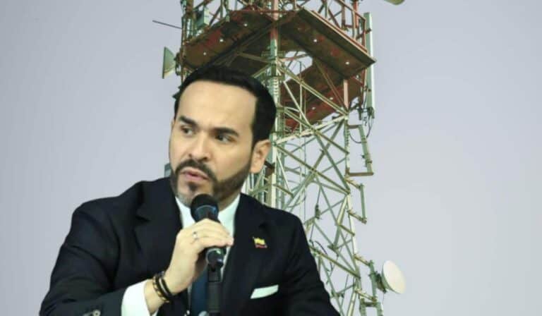 De la Espriella lanza advertencia a empresas de telecomunicaciones por cobros en servicios suspendidos Advertencia de De la Espriella a empresas de telecomunicaciones por cobros interrumpidos