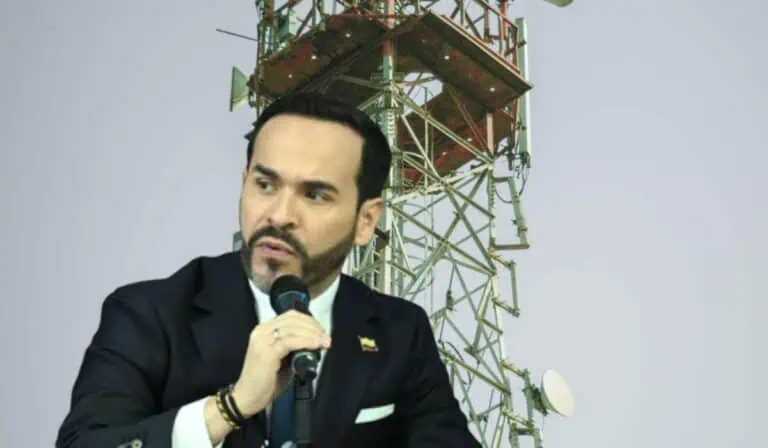 Advertencia de De la Espriella a empresas de telecomunicaciones por cobros interrumpidos