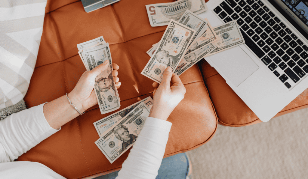 Dólar en Colombia abre a la baja ante la distensión inflacionaria en EE. UU. y la caída del petróleo Dólar en Colombia