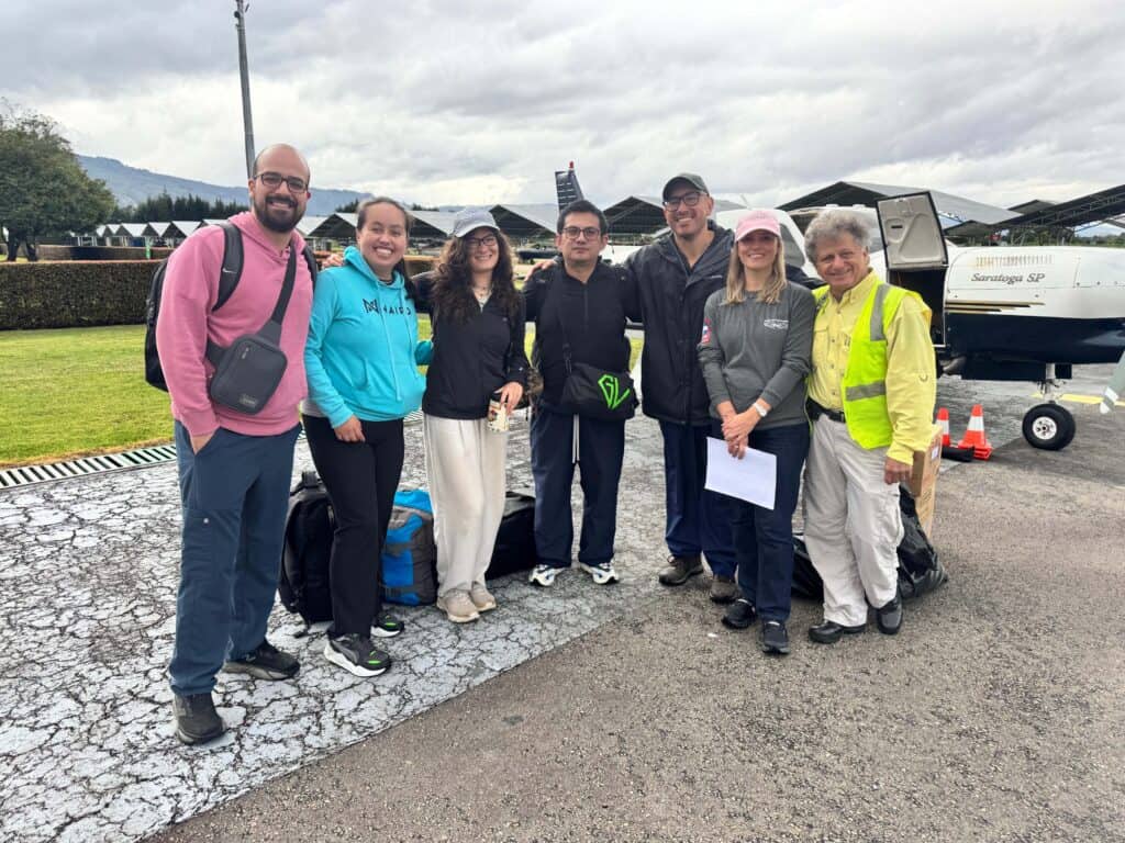 Chocó recibe el primer puente aéreo con médicos e insumos tras el terremoto en Colombia (1) Chocó recibe el primer puente aéreo con médicos e insumos tras el terremoto en Colombia