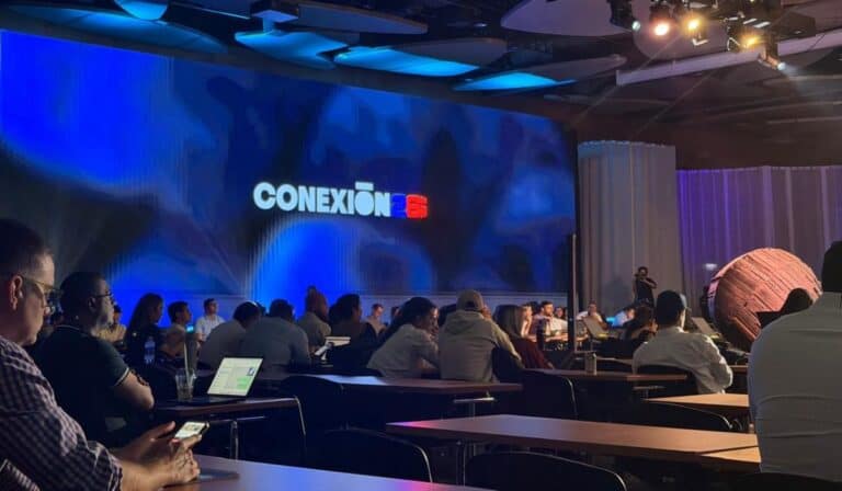 Las claves que dieron gerentes y CEO’s en Conexión Summit 2026 a las startups para acercarse a grandes empresas Conexión Summit 2026