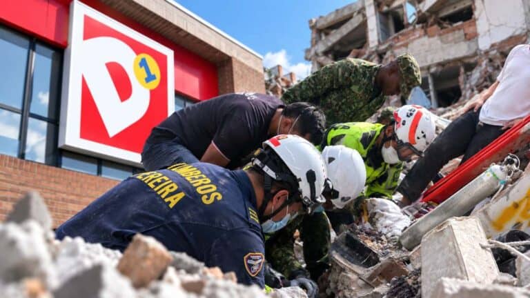 Desde $15.000 podrá donar un kit de alimentos o aseo en D1: la cadena pondrá otro igual para los damnificados del terremoto Desde $15.000 podrá donar un kit de alimentos o aseo en D1: la cadena pondrá otro igual para los damnificados del terremoto